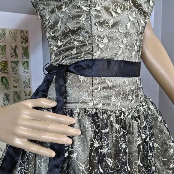 2000s formal dress A line formal dress with pockets | 2000s prom dresses main image 0